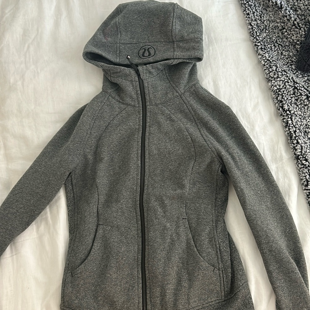 Lululemon scuba jacket size 6